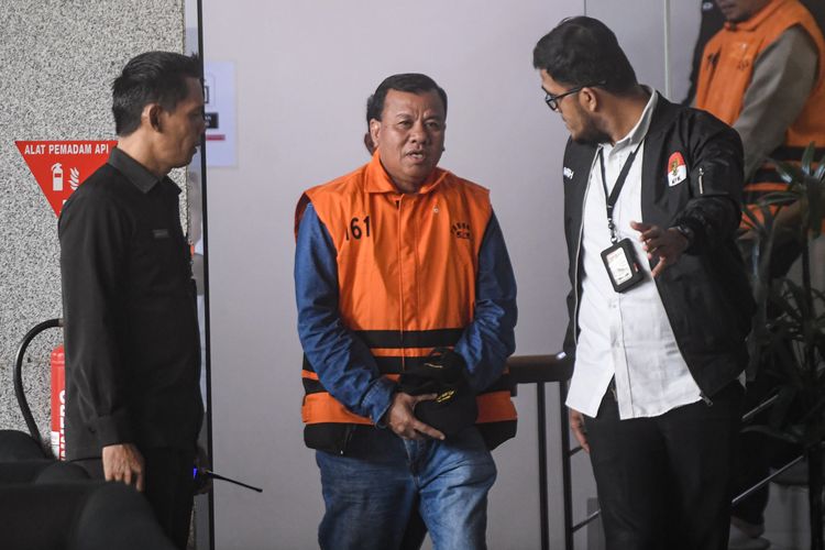 Kasus Bupati Kuansing dan Misteri Amplop di Kantor Menhut Raja Juli