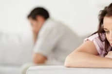 3 Cara Lenyapkan Rasa Kesal pada Kebiasaan Buruk Suami
