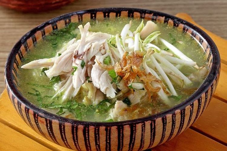 A Soto Kemiri, a Soto that uses candlenut as its primary spice