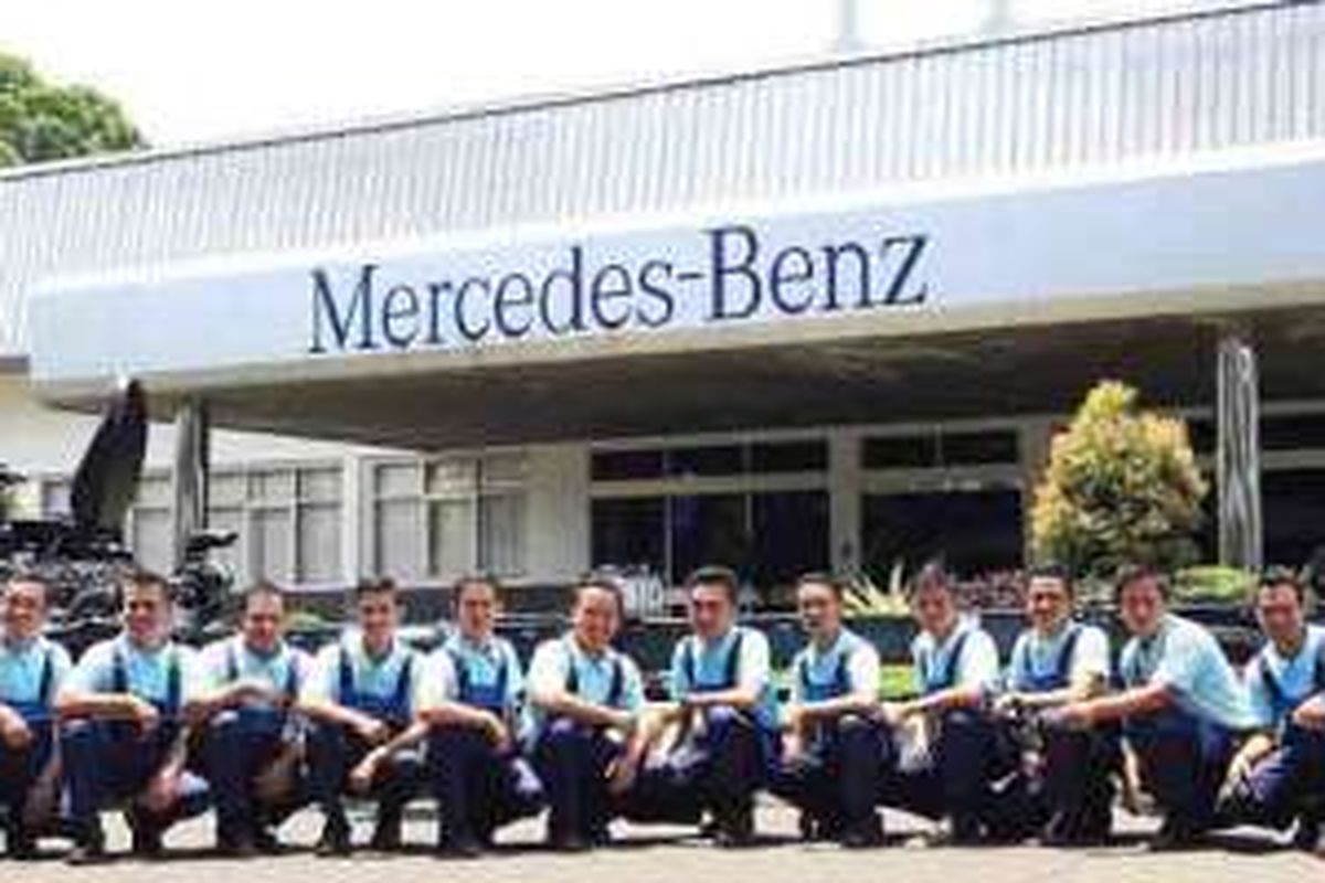 Angkatan pertama program Bus Technical Training yang diikuti perwakilan perusahaan otobus rekanan Mercedes-Benz Distribution Indonesia telah dilantik pada Jumat (23/9/2016) di pusat purna jual dan pelatihan Mercy di Ciputat. 