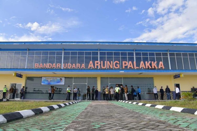 Bandar Udara Arung Palakka, Kabupaten Bone, Sulawesi Selatan.