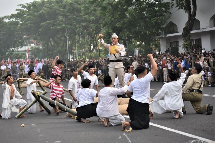 Gelaran Parade Surabaya Juang yang digelar Pemkot Surabaya, Minggu (6/11/2022)