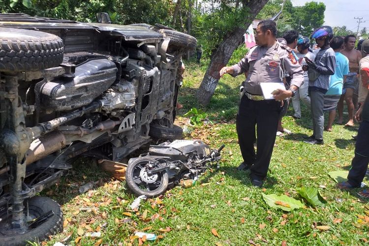 Kecelakaan maut terjadi di jalan umum Desa Salulino, Kecamatan Walenrang Utara, Kabupaten Luwu, Kecelakaan ini menewasan 1 orang yang melibatkan mobil pickup Gran Max dengan nomor polisi DP 8640 UA dengan sepeda motor Yamaha Mio tanpa plat, Selasa (15/10/2019).(Dok Satlantas Polres Luwu)
