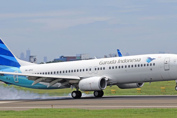 Kronologi Pesawat Garuda Pecah Ban Sebelum Mendarat di Makassar, Ari Lasso Puji Pilot