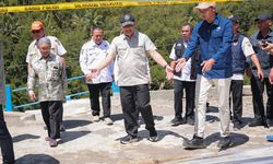 Gubernur Luthfi Tinjau Longsor di Brebes, Prioritaskan Perbaikan Sekolah dan Jalan