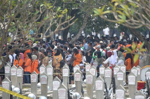 Mereka yang Hadiri Prosesi Pemakaman Habibie: Artis, Tetangga, hingga Warga Timor Leste