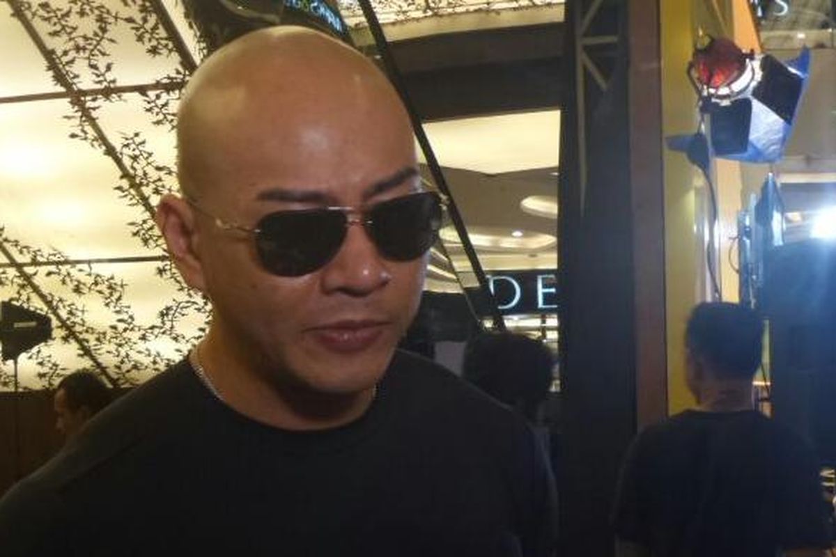 Deddy Corbuzier diabadikan di Lippo Mall Kemang, Jakarta Selatan, pada Senin (22/8/2016).