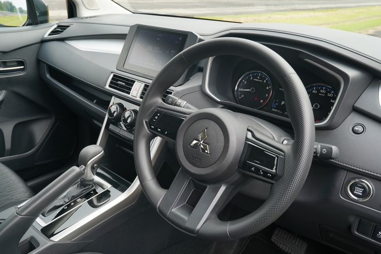 Mitsubishi Xpander Exceed Tourer