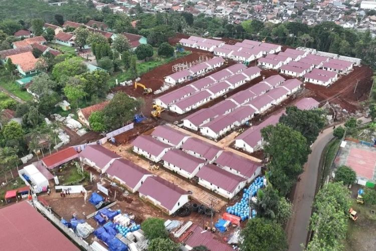 Kementerian PUPR melalui Direktorat Jenderal Perumahan sedang melaksanakan pembangunan hunian tetap (huntap) untuk relokasi rumah warga terdampak bencana di Kabupaten Cianjur, Jawa Barat.