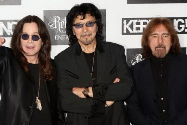 MTV sendiri memuji band, yang telah menjual lebih dari 70 juta keping album di seluruh dunia, sebagai Greatest Metal Band . Black Sabbath pun didapuk ke dalam Hall of Fame Musik Inggris pada 2005 dan Rock Hall of Fame pada 2006.