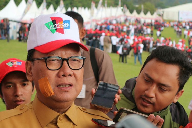 Menteri Dalam Negeri Tjahjo Kumolo saat hadir dalam acara Jambore Kebangsaan dan Wirausaha di Bumi Perkemahan Mandalawangi, Cibodas, Cianjur, Jawa Barat, Rabu (25/10/2017). 