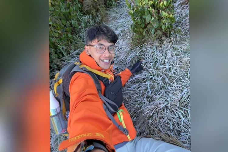 Suhu Gunung Papandayan Tembus 1 Derajat Celsius, Embun Es Muncul di Pondok Saladah dan Taman Edelweis