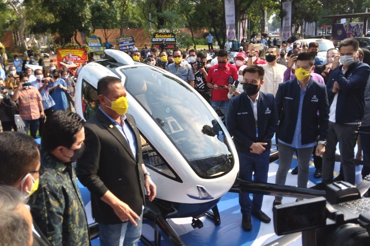 Prestige Image Motorcars memperkenalkan kendaraan udara otonom berpenumpang (AAV) EHang 216.