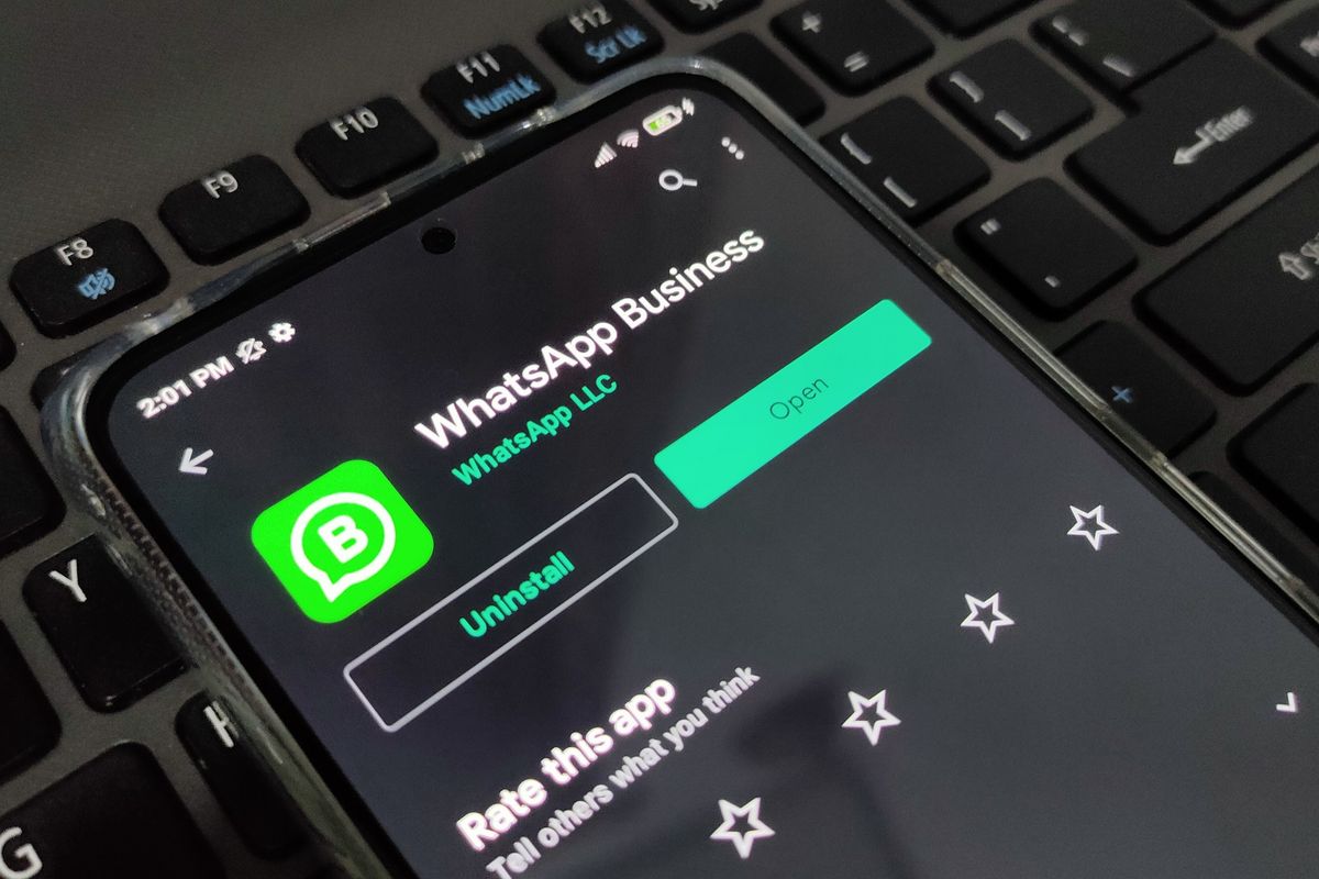 WhatsApp Business dapat  membantu menjalankan bisnis secara efisien. Pasalnya, aplikasi WhatsApp Business menyediakan fitur-fitur khusus yang berbeda dari aplikasi WhatsApp biasa.