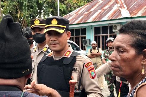 Ricuh, Massa Lempari RSUD Kaimana dengan Batu dan Kayu, Polisi Amankan 2 Pelaku