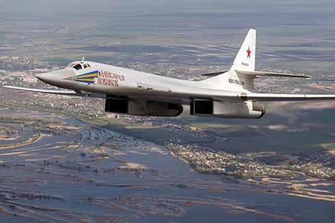 18 Desember 1981, Penerbangan Pesawat Supersonik Tempur Terbesar Dunia