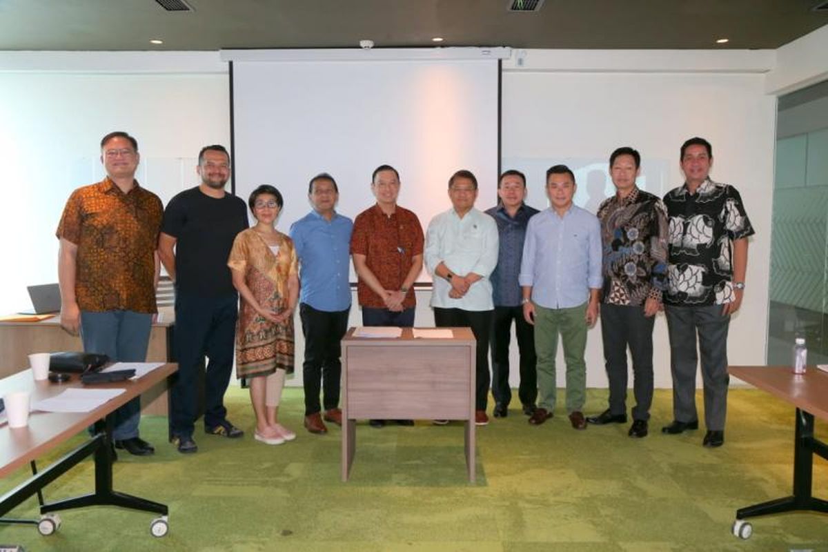 Suasana Peresemian Yayasan NextICorn di Jakarta, Jumat (5/4/2019), bersama Menteri Kominfo, Rudiantara, dengan pejabat lain. 