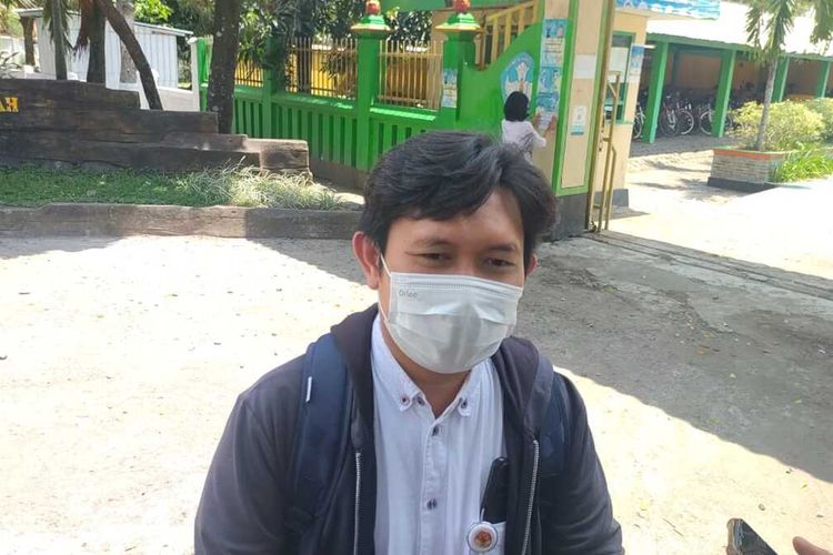 Asisten Pemeriksaan Laporan ORI DIY Muhammad Rifki saat menemui wartawan di SMPN 1 Berbah, Sleman.