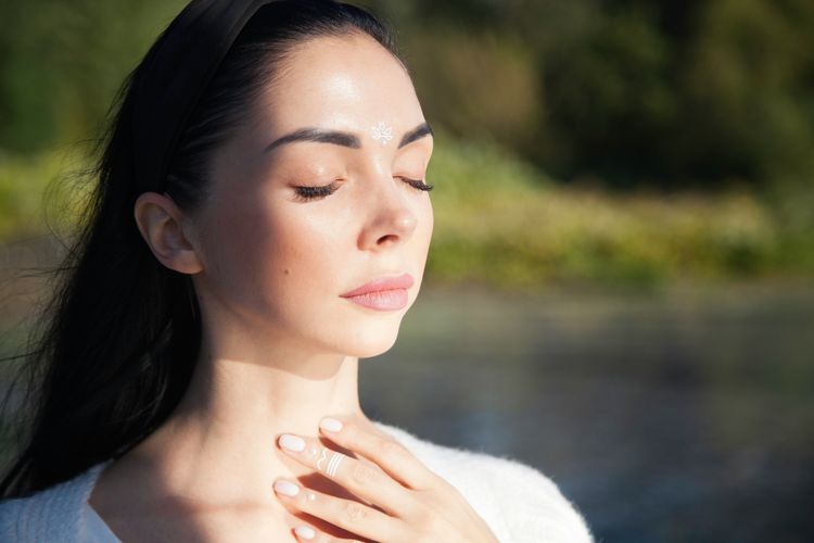 Flek Wajah Sulit Hilang, Perawatan Light Therapy Mulai Dilirik
