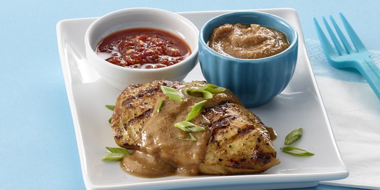 Chicken With Savory Peanut-Sesame BBQ Sauce bisa menjadi alternatif menu olahan selai kacang
