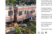 KRL Commuter Line Anjlok di Depan WTC Mangga Dua, Penyebab Belum Diketahui