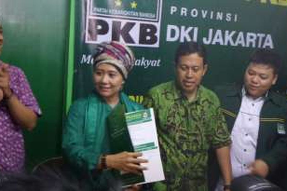 Wakil Ketua PP LKKNU Luluk Nur Hamidah mendaftarkan diri menjadi bakal cagub DKI dari PKB. 