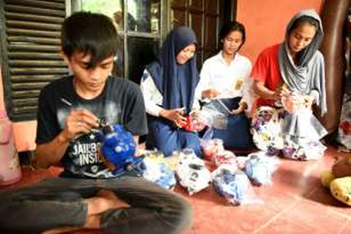 Program mendampingi orang tua bekerja ini seiring dengan konsep pendidikan berkarakter Purwakarta hari Selasa, yakni mapag di buana. Pada intinya mapag di buana adalah mengajarkan seorang anak mempersiapkan diri menghadapi pergaulan global.