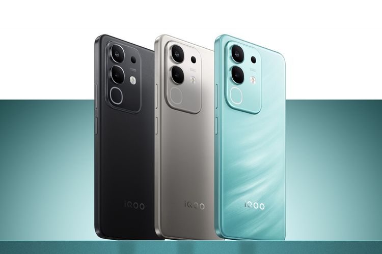 iQoo Z10x tersedia di China salam tiga opsi warna, yaitu Wind Feather Green (hijau), Moonrock Titanium (abu-abu) dan Starry Black (hitam).
