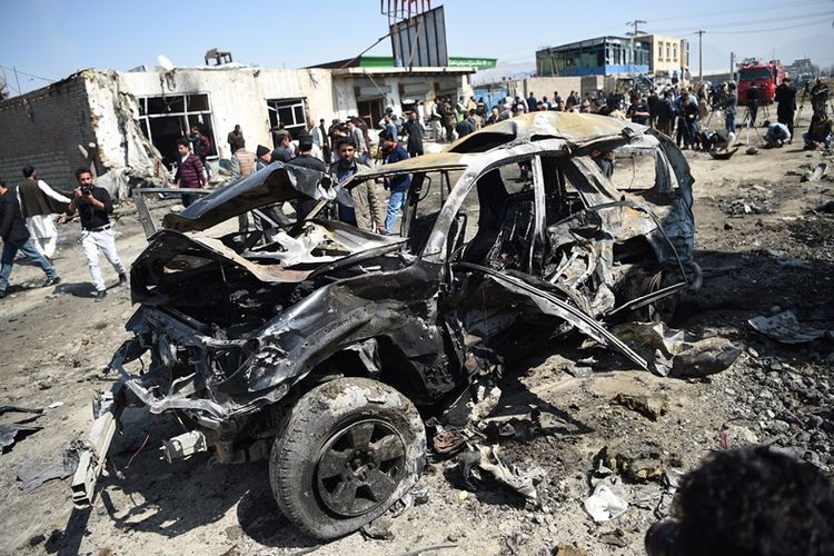 Teror bom mobil bunuh diri kembali terjadi di Kabul, Afghanistan, pada Sabtu (17/3/2018). Serangan yang diklaim Taliban kali ini menewaskan dua warga sipil.