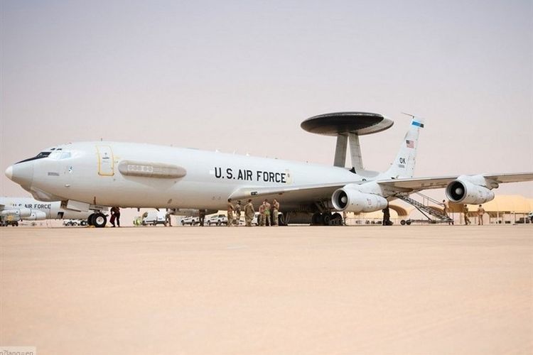 Iran Klaim Hancurkan Pesawat AS E-3 AWACS di Pangkalan Arab Saudi
