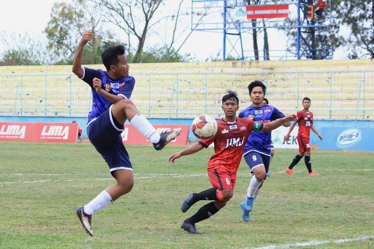 Univ. Muhammadiyah Jakarta (UMJ) membuka peluang lolos ke semifinal. Setelah menelan kekalahan dari UM di laga pertama, UMJ bangkit dengan memukul Univ. Padjadjaran (Unpad), Bandung. UMJ menang lima gol tanpa balas.
