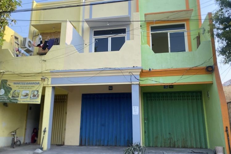 Salah satu rumah yang digelapkan oleh anak kos Maria, di Surabaya, Kamis 19/9/2024).