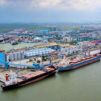 Pelabuhan Belawan, salah satu pelabuhan yang dikelola Pelindo. 