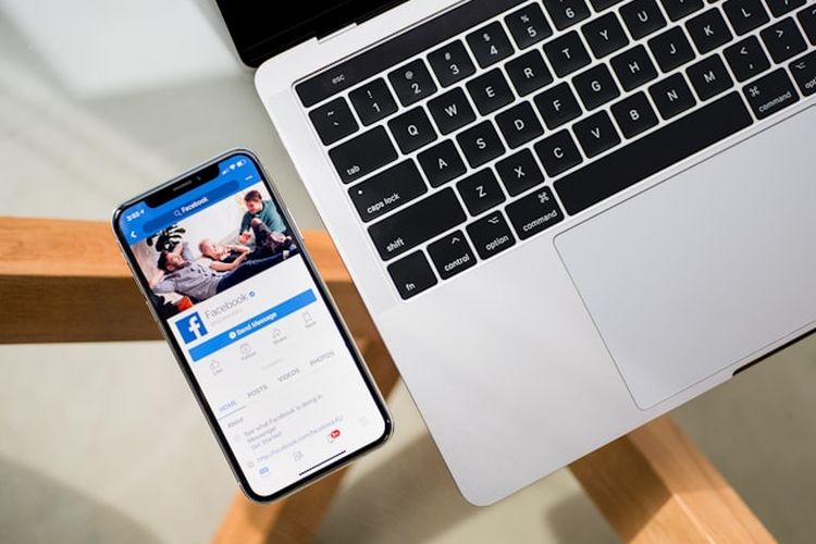 Ilustrasi Facebook. Bagi para pelaku usaha mikro, kecil, dan menengah (UMKM), cara jualan di Facebook relatif mudah dipelajari.