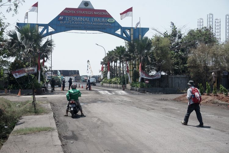 Gerbang Pelabuhan Marunda, Jakarta Utara, Sabtu (31/8/2019). Pelabuhan Marunda merupakan pendukung Pelabuhan Tanjung Priok. Pembangunan pier 2 Pelabuhan Marunda hingga kini masih berlangsung.