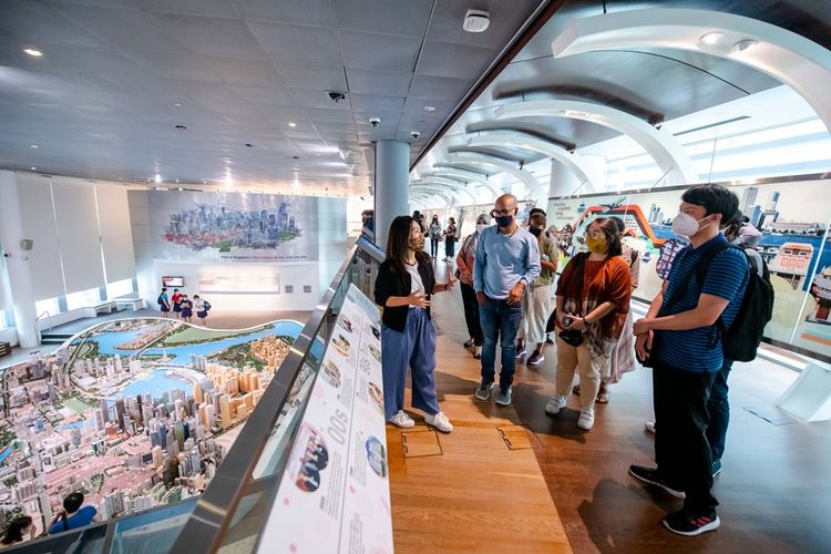 Singapore City Gallery di The URA Centre Singapura merupakan museum interaktif yang menunjukkan gambaran tentang pertumbuhan Singapura dari masa ke masa untuk menjadi kota yang layak huni dan rencana masa depannya.