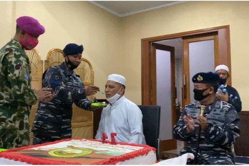 3 Jenderal Kejutkan Kapolda Maluku, Bertamu di Pagi Buta hingga Suapkan Kue