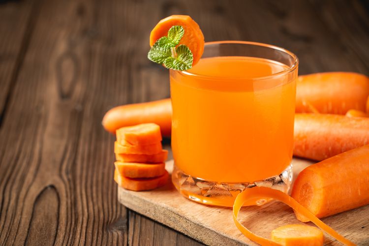 Wortel punya manfaatIlustrasi jus wortel yang baik untuk mata