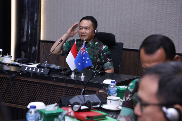 Kepala Staf Angkatan Darat (KSAD) Jenderal Dudung Abdurachman menggelar video conference dengan KSAD Australia Letnan Jenderal Richard Burr, Jumat (3/6/2022).