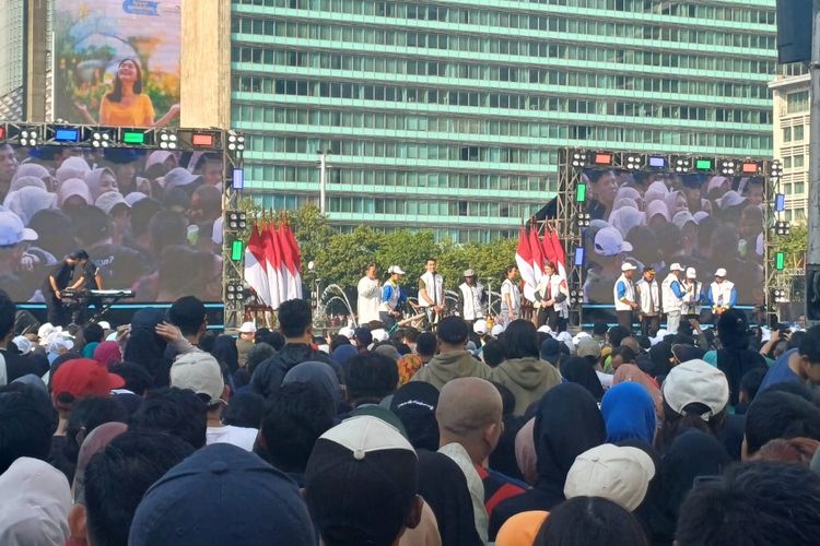Pencanangan HUT ke-497 Kota Jakarta, Masyarakat Menyemut di Kawasan Bundaran HI sejak Pagi
