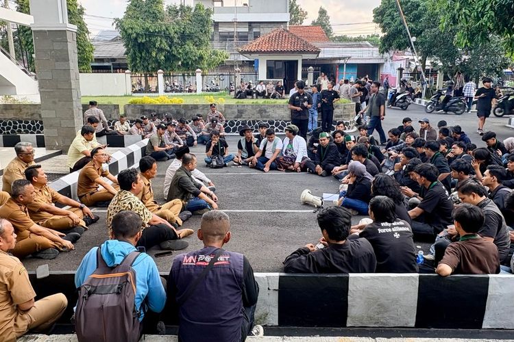 BBM Naik Saat Semrawut PCMB Jabar, Warga Tasikmalaya Kian Pusing: Seperti Disiksa Bertubi-tubi