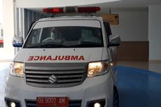 Mobil Ambulans yang Membawa Pasien Covid-19 Diamuk Warga