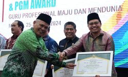 Dukung Kemajuan Madrasah, Bupati HST Raih Penghargaan PGM Award 2024