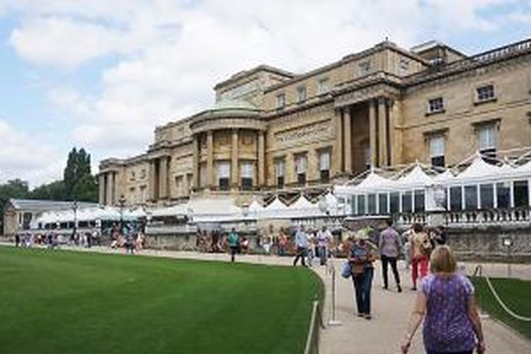 Istana Buckingham di London, Inggris.