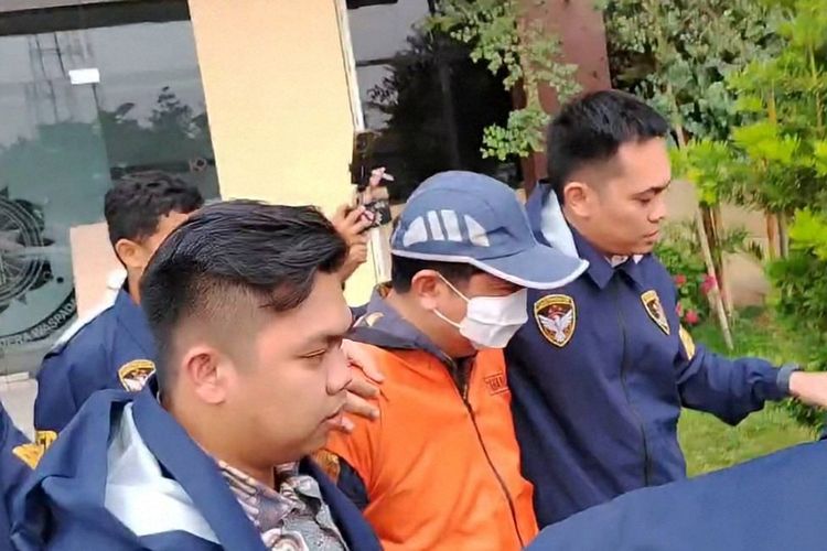 Setelah 3 Kali Mangkir, Sekda Lampung Tengah Welly Adiwantra Akhirnya Ditahan di Mapolda Lampung