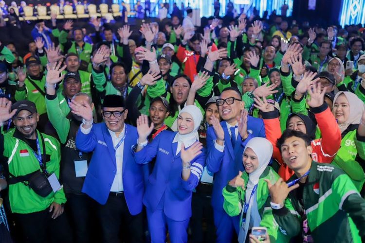 Guru Honorer, Petani, Nelayan, dan Mitra Ojol Jadi Tamu Kehormatan di HUT Ke-28 PAN 