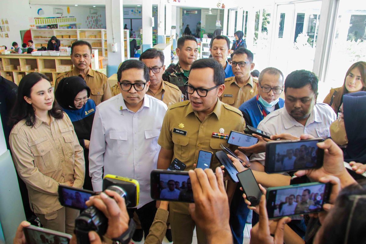 Anak TK di Bogor Kesulitan Potong Daging Ayam di Makan Bergizi Gratis 