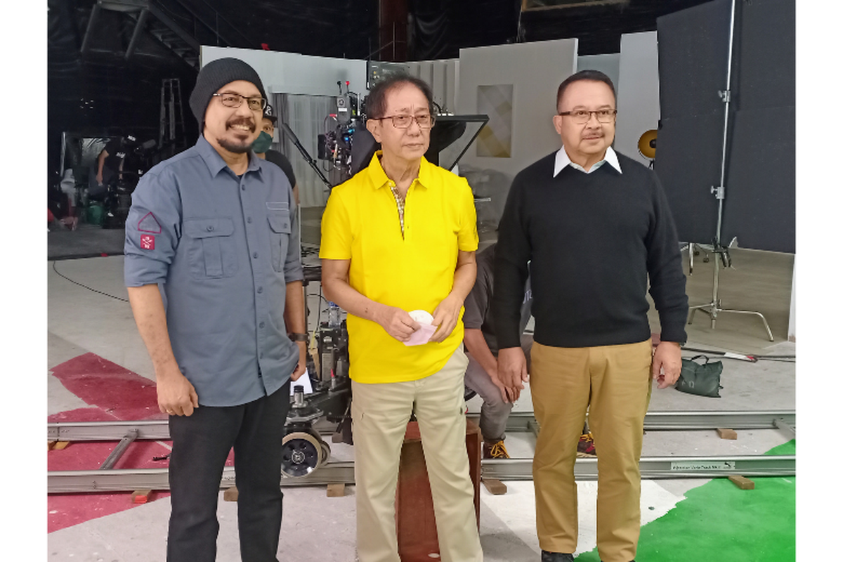 Direktur Marketing Sido Muncul Irwan Hidayat (tengah) bersama Andy F Noya (kiri) dan Rhenald Kasali (kanan). 