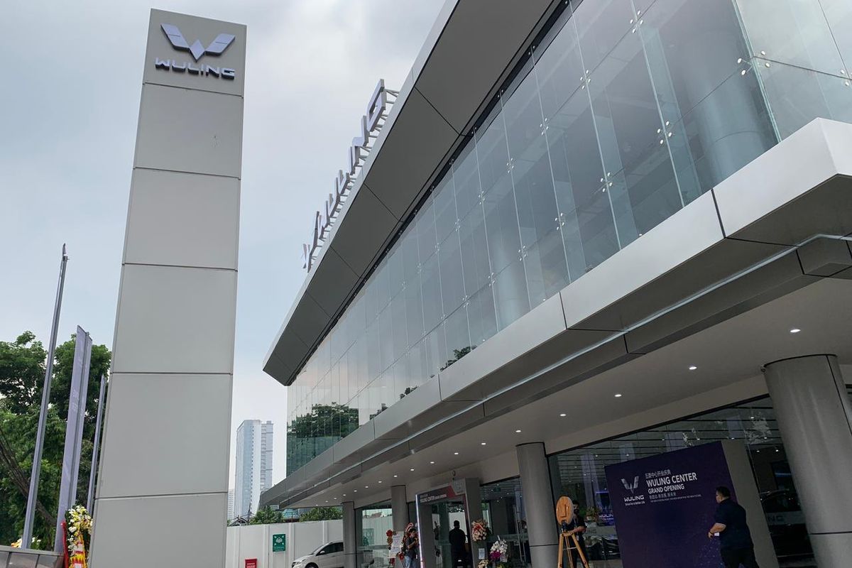 Flagship Wuling Center diresmikan di Jakarta.