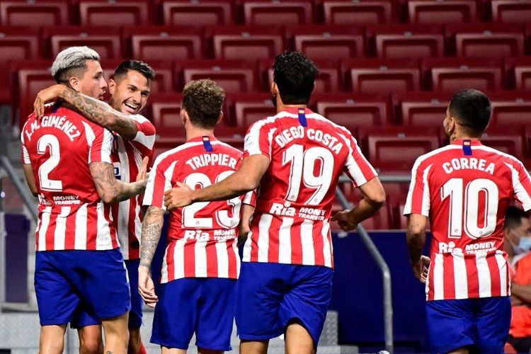 Vitolo (kiri kedua) merayakan gol bersama rekan satu timnya pada laga Atletico Madrid vs Real Valladolid di Stadion Wanda Metropolitani dalam lanjutan pekan ke-30 LaLiga, kasta teratas Liga Spanyol, Sabtu 19 Juni 2020.